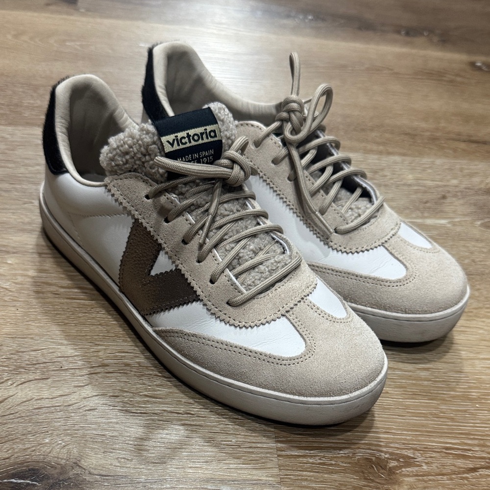 Women’s Victoria Suede & Leather Trainer in Beige White